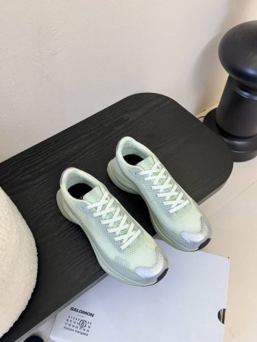 顶级版本 mm6 X Salomon Spectur Maison margiela与Salomon合作的2025春夏系列鞋款 以公路跑鞋Spectur 2为基
