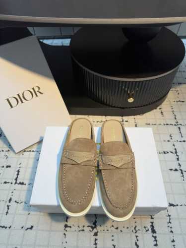dior 迪奥 25 2025早春新品 顶级版本 专柜主打新款Dior Boy穆勒鞋乐福鞋硬货上新 bs代购级别 高级感十足 国内外博主刷爆的一款 复古又时髦