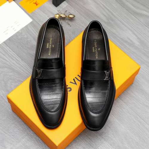 商品商标：Lv 路易威登 商务套脚皮鞋 正码码数: 39-44 45 定做不退换 商品材料：精选优质压纹牛皮鞋面 牛皮内里 原版大底