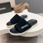 boss 新款夏季都市休闲拖鞋，采用顶级牛皮面料，柔软亲肤，搭配品牌徽标，让您轻松调节出舒适穿着感。防滑大底，上脚轻便舒适，时尚大方，多色可选！ 元 Size：