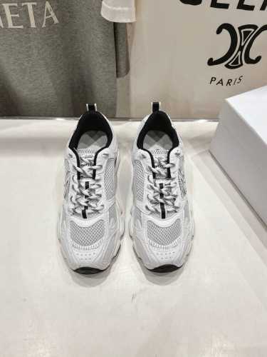 市场高版本 Dior*迪奥D家 vibe运动鞋是ss24新款发布秀标志性款式，融入d家高定精神诠释经典跑鞋！原版开发市场顶级版本 透明胶片与网眼织物和金银色皮革