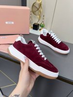 实价 Miumiu 缪缪 2025早春最新走秀款 休闲 运动鞋 阿甘鞋 德训鞋 原版购入开发 做货 这款休闲运动鞋引起关注 Miumiu缪缪在各大品牌中脱颖而出