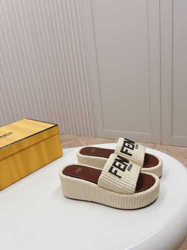 Fendi 芬迪 2024 Fd最新款春夏最新爆款走秀款刺绣logo拖鞋系列 原版1:1开发，首款带ff Baguette装饰性搭扣新鲜血液注入加ff复古的设计