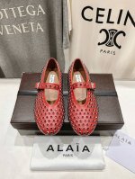 高版本出厂420 独家新品 Alaia 阿莱亚25Ss 走秀款平底芭蕾舞鞋 最近超火的一款平底鞋 章小蕙同款 甜酷芭蕾风 人气超高的一款芭蕾舞鞋，浪漫又迷人 舒