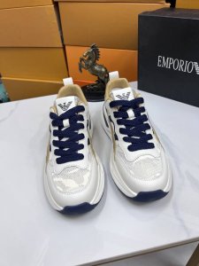 出厂价Pp： 阿玛尼 休闲板鞋 官网同步新款 进口打蜡牛皮真皮内里制作原版中底 私家定制滴胶发泡大底大底组合 38-44M