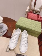 女款 男款 . Ucc*I 经典运动系带小白鞋 _______________________________ Ucc*I 经典运动系带小白鞋钻柜最新防伪线升级