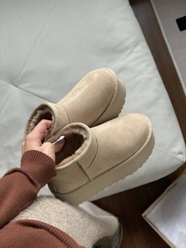 UGG 1015092 厚底5cm迷你雪地靴 隆丰原厂A级皮毛一体 原厂高弹大底 时髦又百搭，重点显腿长 四色～黑，栗，领养棕色，芥菜籽色 size：35-41