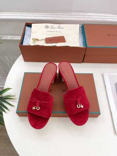 Loro Piana 乐悠翩雅 代购级别2025春夏新品 Summer Charms 经典金属吊坠羊猄面拖鞋 LP是意大利顶级奢侈品牌 低调奢华 设计都是一贯纯