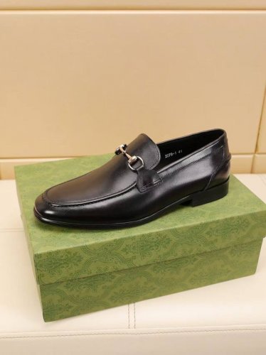 调工厂p价 男装男鞋 运动原单 Gucci 古奇 里 爆款豆豆鞋顶端品牌奢侈 顶级 质量 最新時尚豆豆鞋 ..鞋面選用原版高丝光牛反毛制造. 全头层水染皮内里