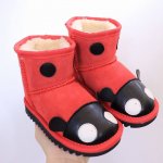油UGG动物世界儿童雪地靴. .原标原盒尺码25–35. 可爱动物雪地靴防水系列童鞋 礼盒精品装 冬款加毛绒童鞋！超级保暖，耐磨牛筋橡胶大底，舒适防滑有弹性.
