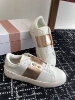 代购级 Valentino 经典升级 低帮绑带运动鞋、休闲鞋 男士女士真皮板鞋华伦天奴运动板鞋简直太棒了 时尚潮流炫酷+经典复古，情侣款最新时尚运动鞋系列都有货