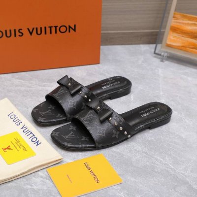 顶级版 Lv 新款拖鞋 原版开模底花 lv 路易威登22 2025 早秋新款 顶级版本 专柜主打最新款 硬货上新 精致蝴蝶结 铆钉 每一个铆钉都有Logo标 满