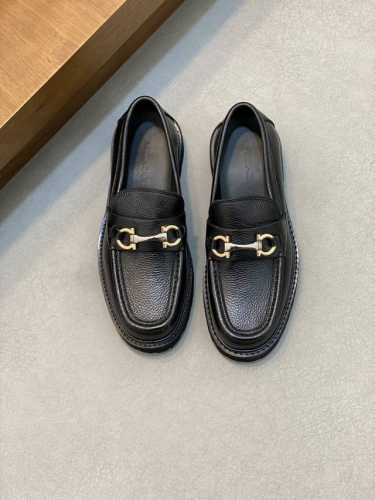 Ferragamo 男士皮鞋，高品质，顶级狠货，鞋面进口牛皮，内里垫脚均用进口牛皮，原版五金，配原版轻质大底，配码38-45， 38,45订做不退换