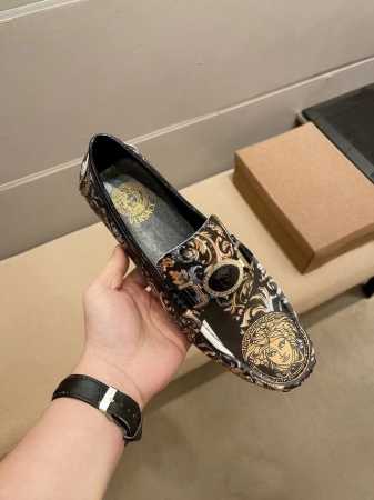 实 ，品牌Versace，官方新款，范思哲意大利区域全球第一批首发官方新款独一无二，鞋面采用优质意大利进口原版牛皮，舒适透气羊皮内里，鞋底越南耐磨橡胶大底，高档 - 点击图像关闭