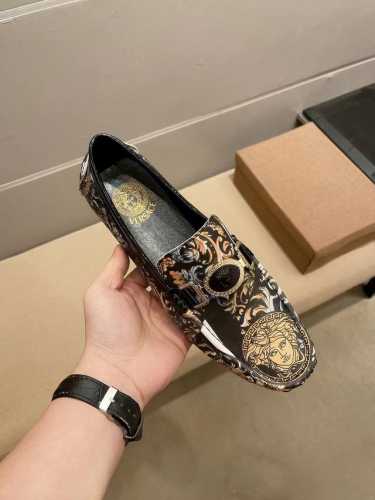 实 ，品牌Versace，官方新款，范思哲意大利区域全球第一批首发官方新款独一无二，鞋面采用优质意大利进口原版牛皮，舒适透气羊皮内里，鞋底越南耐磨橡胶大底，高档