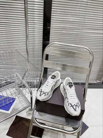 Valentino 码数:39 44 38.45定做 华伦天奴 运动鞋系列 valentino华伦天奴V家 新款Netrunner系列 休闲 气垫 情侣运动鞋 - 点击图像关闭