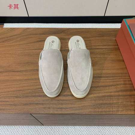 Loro Piana 男款包头拖。复古优雅低调奢华。时尚性与皮料实用性同样兼具依然全网最高品质。鞋面牛反绒，手工缝线，水染皮里，原版大底。码数：39-46 39 - 点击图像关闭