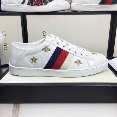 橙子出厂价p gucci 古驰 经典爆款 小蜜蜂小白鞋 百搭休闲鞋板鞋 情侣款 码数 34-45 - 点击图像关闭