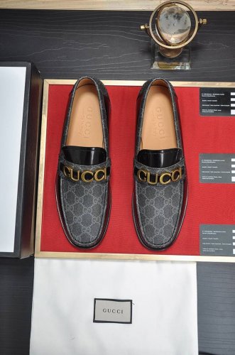 出厂价P 意大利顶级奢侈男鞋巨头 Gucci 古奇 全牛皮内里 新款报到原汁原味的欧式风格 赏心悦目为了让鞋子更加耐用不变形制作继续沿用传统做法 但仍然不乏创新