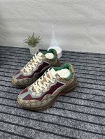 Gucci古驰G家 Rhyton系列 最新版面 双G 老爹鞋 情侣款 厚底 休闲 运动鞋 原版购入开发 做货 这款Rhyton系列运动鞋采用象牙白色皮革搭配复