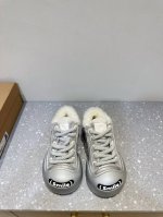 出厂 顶级版本 Ouder 24ss 秋冬新款 大头开口笑 萌丑鞋 此品牌以丑萌膨胀设计风格备受关注，品牌旨在为当代男女打造年轻 潮流 时髦 不一样的美。新开口