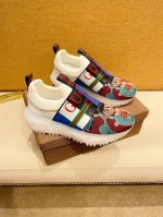工厂P价 。新款男鞋Gucci 最新鞋出货。原单品质 时尚潮流 采用特殊材料 内里羊皮 全新包装。脚感超舒适，做工简直无可挑剔 码数:38-44 45订做