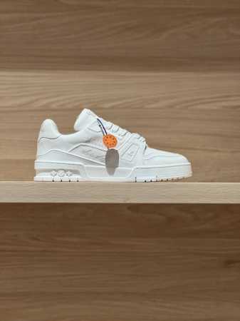 专注好品质 顶级出品 牛皮白实拍 代购级Trainer 24Fw秋冬新色 原版精准Cp！鞋型无限接近，精细工艺出品 一如既往地好货出炉！原版材料定制！面料原版小 - 点击图像关闭