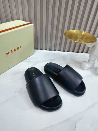冲量价: MARNI 新品 全新设计风格，原版定制，大气时尚 面料 羊皮 内里 羊皮 鞋底 原版原色橡胶大底 优雅风格 创造不一样的感觉 专柜包装 简约气质款式