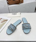 出厂p橡胶底 、真皮底 、25最新夏季爆款Fendi芬迪平底拖鞋，专柜原装正版，面料：内里头层羊皮， 码数：35 43 41 42 43定做