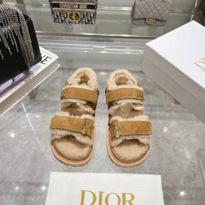 出厂 Dior迪奥 24新款 Dioract系列 美拉德风皮毛一体魔术扣凉鞋 Dior超可爱毛毛拖来咯 同布最新款专柜毛毛拖 我相信是很多时尚宝宝的必备款也 是