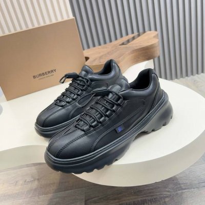 burberry 巴宝莉Scoot系列新款男士休闲鞋｜缉明线小牛皮鞋款｜手工精制而成｜采用户外徒步灵感鞋带设计｜抽绳开合 方便穿脱｜设有 B 字型盾牌栓扣｜橡胶