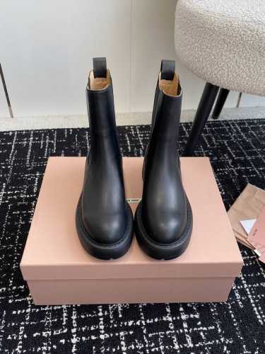 代购级 miu miu fw24 new arrival～ 缪缪 24ss 秋冬新款厚底短筒裸靴 简约鞋面点缀 高级感满满 上脚超级有型～酷酷的非常帅气好看，时