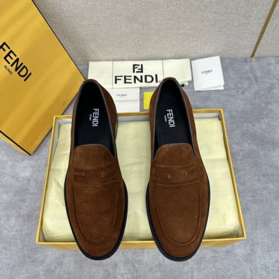 fd新品 Fend* 芬-迪 O’Lock乐福鞋皮鞋 官方售价Rmb ,200 采用进口牛皮 翻毛皮 开边珠 打造 鞋面有显眼的手工起鼓缝线，鞋面饰有F F压花