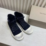 BALENCIAGA 巴黎世家休闲帆布小白鞋 半拖顶级战损版本 全部对版材料 颜色 paris sneakers灵感来源60年代硫化鞋.继续着demna