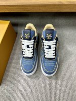 Lv 路易威登、高端奢品，官网专柜同步、经典休闲鞋，鞋面：进口原版彩色面料材质打造，鞋舌饰有lv字母，搭配原版大底。舒适耐穿，做工精细、实物拍摄 Size：39