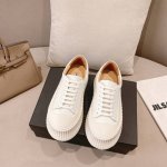 出厂价： Jil Sander 吉尔桑德 2021新款小白鞋头层牛皮厚底饼干鞋新款冬内增高 面料：头层牛皮 内里：垫脚牛皮里 颜色：米白，黑色 大底：饼干像胶大