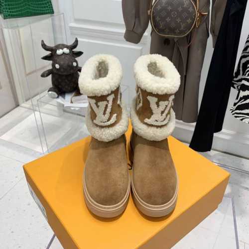 Lfw new arrival，L家秋冬新款雪地靴！皮毛一体材质，搭配有一定厚度的鞋底，给足你寒冷中的安全感！ Size：35-40