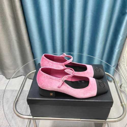 厂价 Chane*｜小香25S早春新品 拼色方头丽珍鞋 本年度最美玛丽珍鞋 无法抗拒的高级与优雅 无论是搭配牛仔裤百褶裙 还是穿去较正式场合都可以的。 秋冬配袜