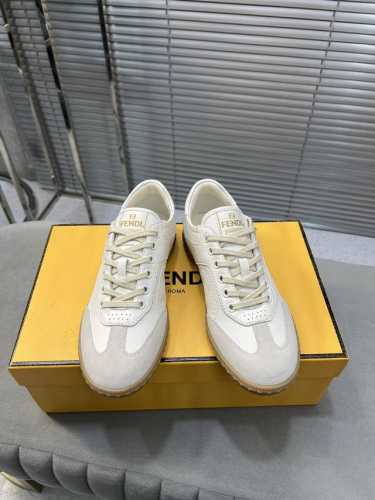 Fendi 芬迪情侣款德训鞋，阿甘鞋 休闲运动鞋！ 各大博都主有荐推的 永不褪色的阿甘训德鞋 绝对人手入必的德训白小鞋 原版开发 原版定牛制皮 牛反绒 原版大底