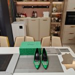 Balenciaga 2025经典双B扣系列 隆重上市 新品发售 秀场专卖订制款 2025官方限量版 磁铁盒 节日雪花礼品包装配套 全新单色包装盒 省去p图烦恼