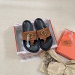 橙子出厂价P Hermes 爱马仕春夏新款 太阳扣夹脚拖鞋 人字拖 休闲凉拖 码数：35-42
