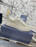 顶级版本 Dior 迪奥B33系列 情侣款休闲板鞋 原版购入开发做货 采用迪奥灰牛皮革精心制作，侧面饰以同色调 CD Diamond 图案帆布镶片。 CD Ic