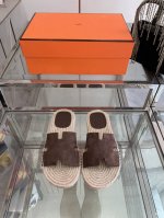 Hermes 爱马仕 25Ss新款男款凉拖喜欢二舅姥爷拖鞋的一定不能错过这款草编拖鞋 好穿百搭又经典 面料进口牛皮配搭水染牛里 大底进口原版麻绳中底 意大利真皮