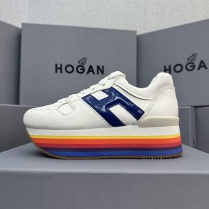 hogan 度假系列新款顶级版现货发售 松糕厚底顶级版 都市新潮休闲风 各明星 博主推荐 时尚百搭风格百变！原版楦型 原版大底一比一为你打造 值得推荐！ 鞋面采