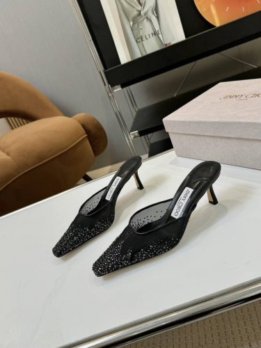 price: 品 牌： Jimmy Choo 25春夏新品网纱烫钻方头小猫跟拖鞋！Jc经典水晶烫钻网纱高跟鞋 超级仙的一款啊！美得让人窒息 超闪昂贵施华洛世奇水