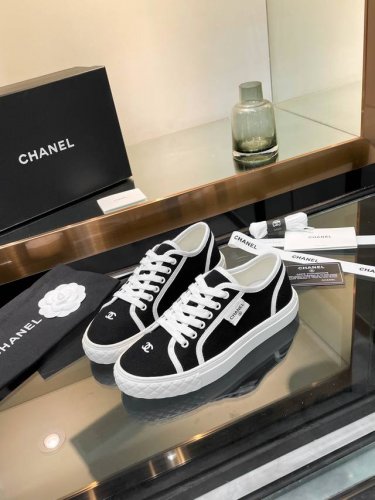Chanel 2025Sf香奈儿 最新目前超级流行的饼干鞋 网红明星小红书狂追热推 发售蠢萌可爱的造型带了点复古味 造型特殊 很有辨识度 显瘦显腿长 绝对实力派