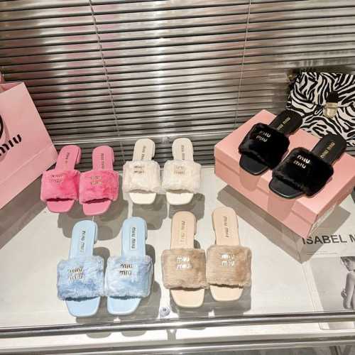 出厂价Pp：240 Miumiu 上新啦上新啦新款平底拖鞋火热面市还没上图已经销售过百，火热程度可想而知、多个颜色选择依旧是经典百搭、日常逛街办公室后备箱必备的