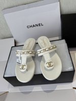 莞产 Chanel小香春夏新款夹脚凉拖鞋 小羊皮材质细腻柔软～鞋面双C“Logo”链条饰以点缀～精致又高级～时髦洋气～上脚太美了～不挑脚型真的很好看日常度假出行