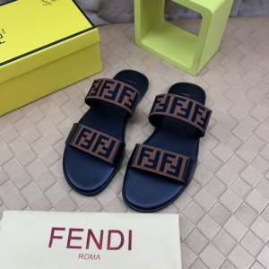 工厂p价 顶级代购 芬迪 男士春夏拖鞋专柜同步 鞋面意大利进口牛皮面料 标志图形高品质工艺 鞋底 原厂特供原版底 独家活动成型底超级舒适 原厂跟单货 高品质 可
