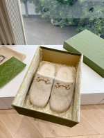 出厂 顶级版本 G027顶级版本 GUC*古驰2024年新款平底半拖一脚蹬时尚懒包头穆勒鞋 面料：牛皮 内里：真毛 鞋底：原版开模鞋底 尺码：35-40 40定